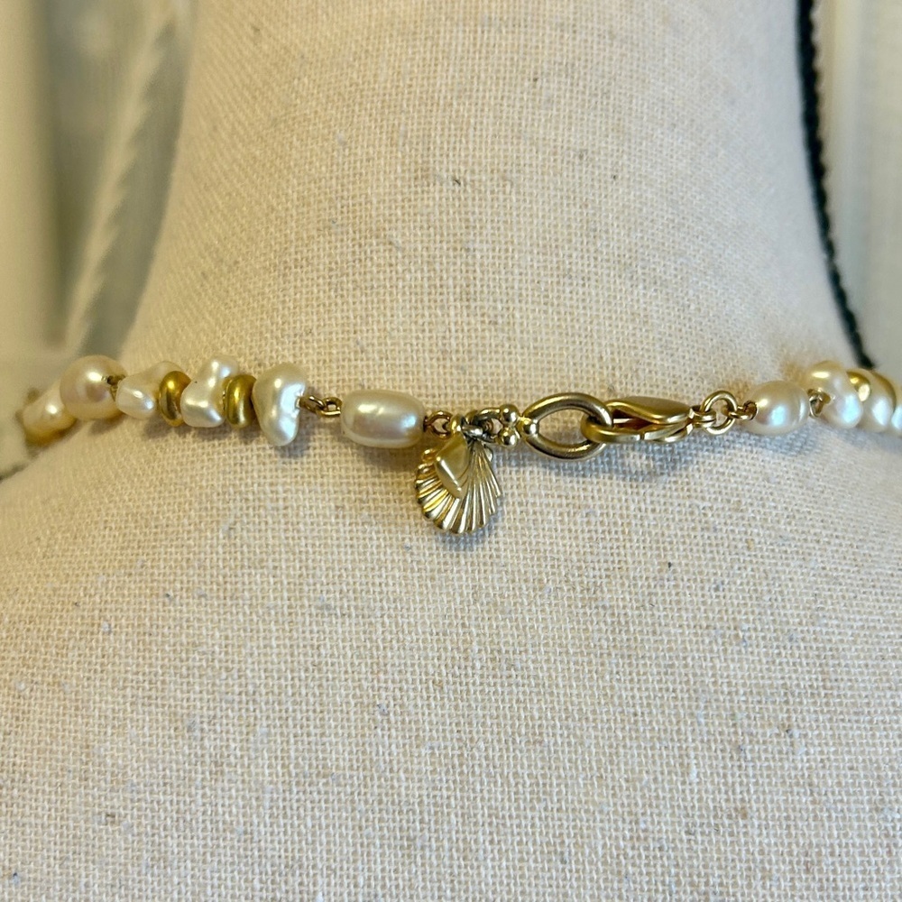 Vintage Liz Claiborne Pearl Necklace Gold Beads 38” Coastal Shell Charm 90s - Picture 10 of 16